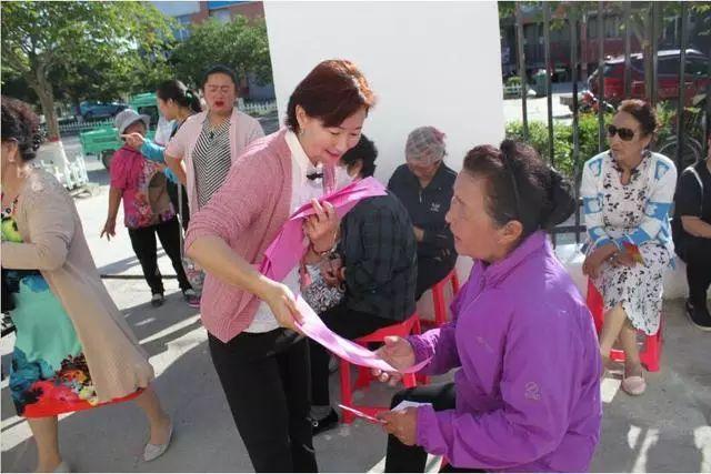 宝鸡网友送她“出道”:艳艳和她甜蜜的甑糕事业